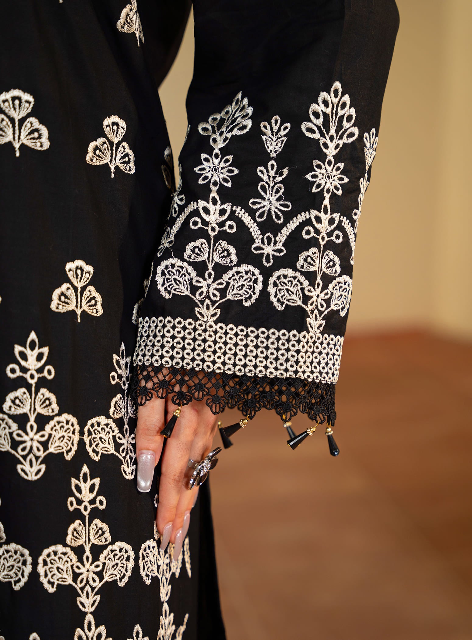 Black Emb 3pcs